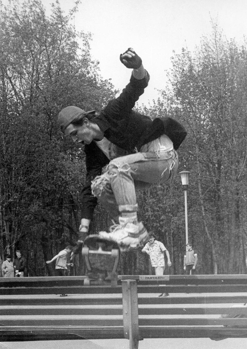 スケードボードの熱狂には、最初にバルト海沿岸の国々で火がついた。エストニアでは、1979年にはスケーターたちが自家製ボードを作り始めていた。