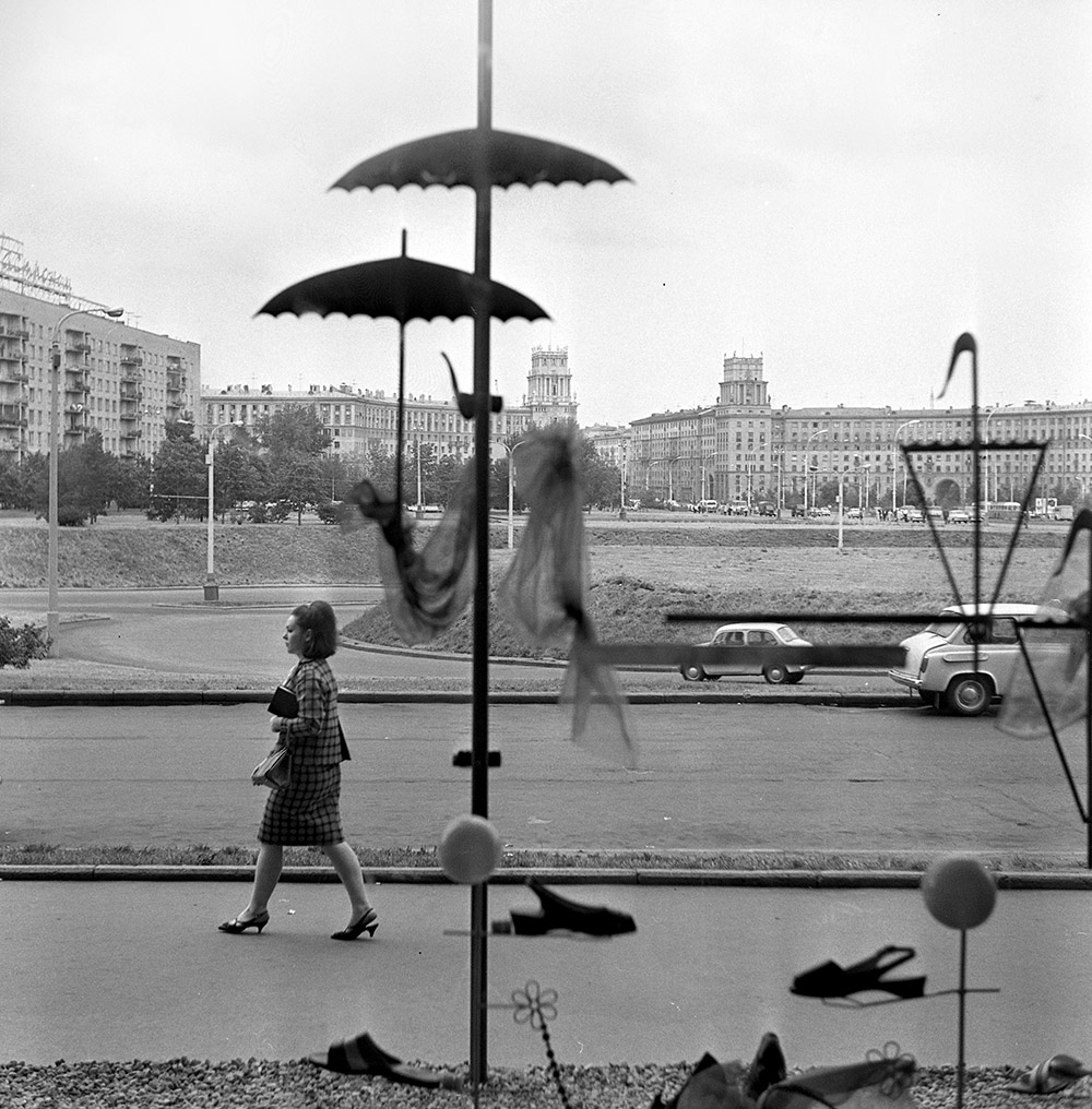 写真が伝えるのは、街自体についてだけではなく・・・ //「モスクワ」、1960年代