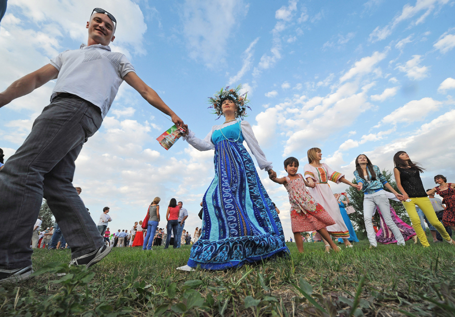 古代よりスラブ圏に伝わるイワン・クパーラ祭は、ロシア、ベラルーシ、ポーランド、リトアニア、ラトヴィアとウクライナで人気がある異教の祭日で、夏至の日に祝われる。