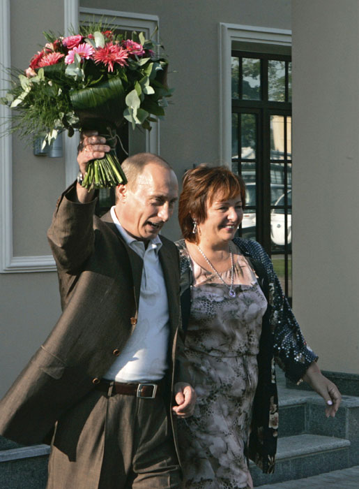 リュドミラ・プーチナ氏は、ドイツ語の普及に貢献したとしてヤーコプ・グリム賞を受賞（2002年）。