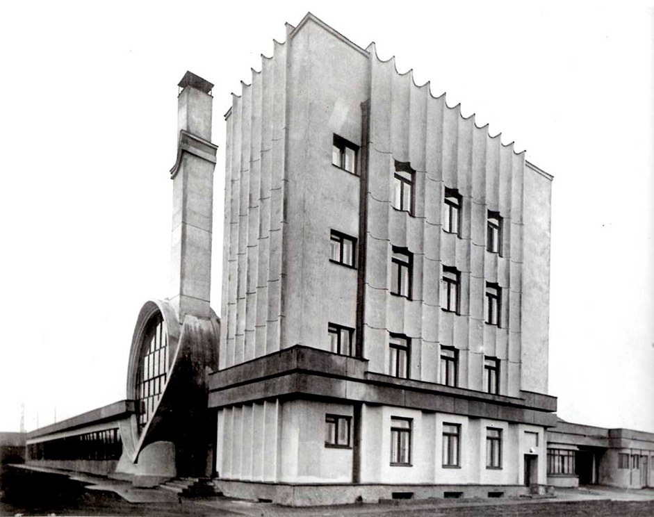 ロシア、モスクワ、1936年、ゴスプラン駐車場。設計はメルニコフによる。