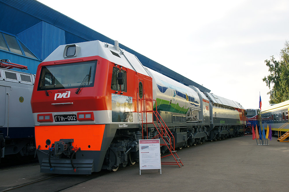 今年の展覧会は、40以上の列車を含む、記録的な数の展示物が並んだ。イベントは、ロシア内外の鉄道エンジニアリング企業による最新の機関車、鉄道車両、特殊鉄道機械や技術設備を紹介するために開催された。