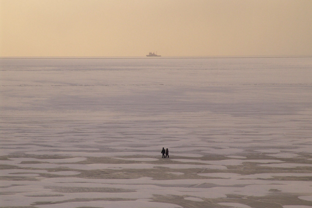 Bahía de Nagáev en invierno, región de Magadán. Lugar verdaderamente remoto...