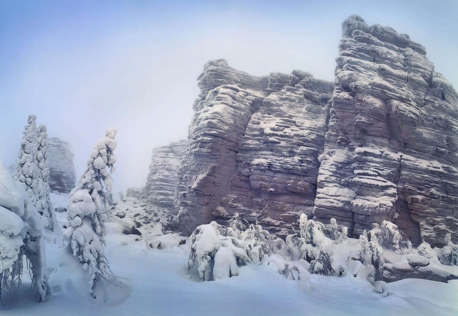 Уралските планините се познати по многубројните мистериозни приказни, како таа за загинувањето на групата на Дјатлов.