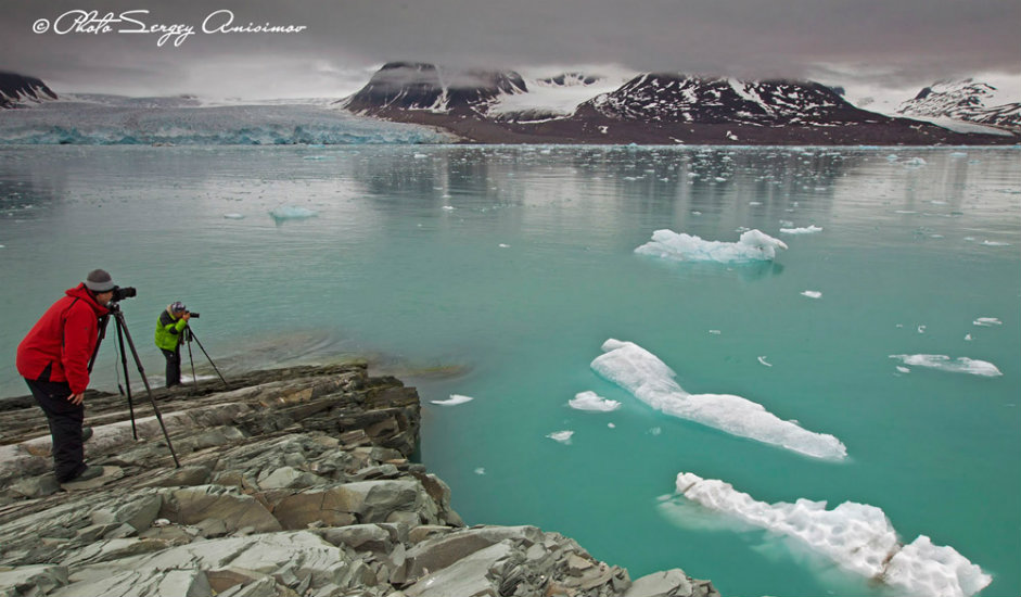 9/15. Јамалски фотограф Сергеј Анисимов један је од највећих познавалаца проблема Арктика. До сада је начинио шест албума о полуострву Јамал које се налази на руском Далеком Северу.