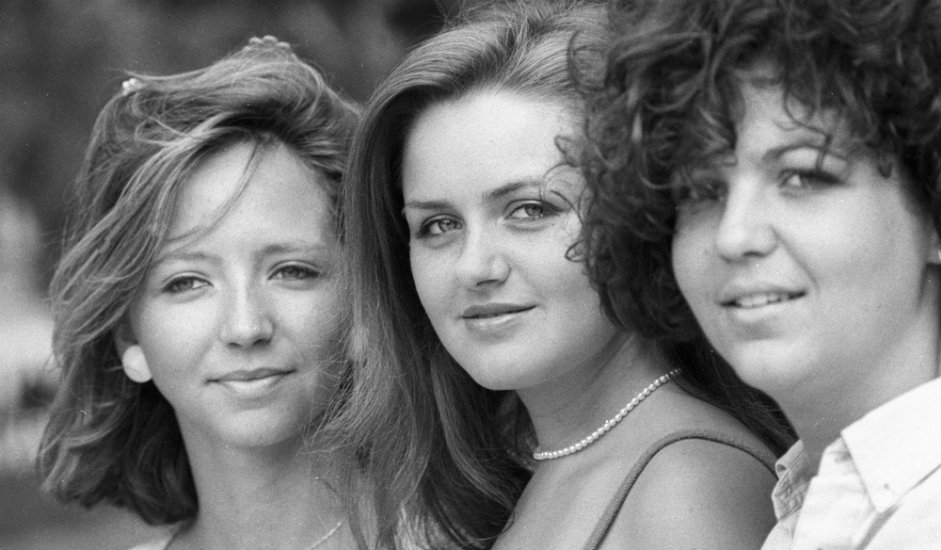 Девојки на манифестација посветена на средбата на младината на СССР и Франција, 1984 година.