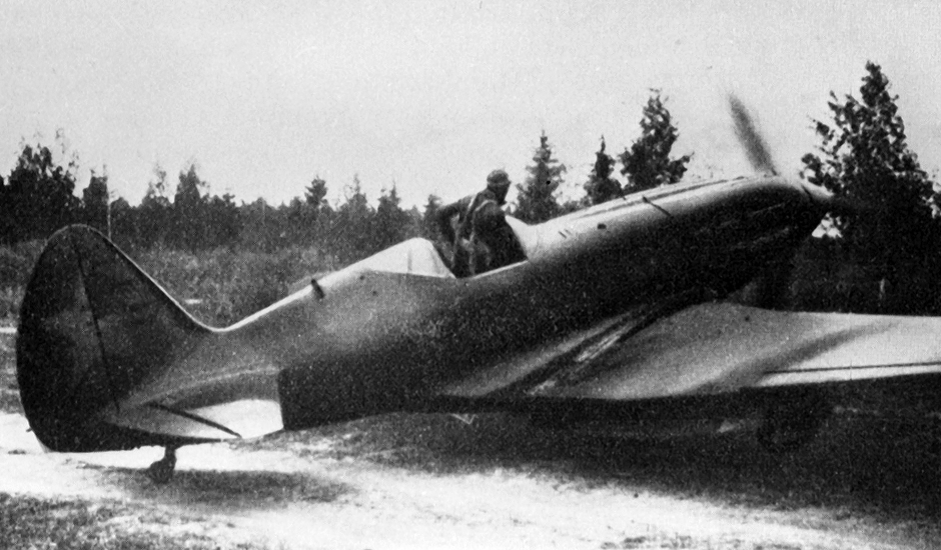 2/11. МиГ-3 је био совјетски ловачки авион коришћен за време Другог светског рата.