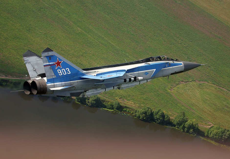MiG-31 je nadzvučni lovac-presretač razvijen s ciljem da zamijeni MiG-25 (Foxbat po kodifikaciji NATO-a). Konstruiran je u OKB-u Mikojan na temelju modela MiG-25.