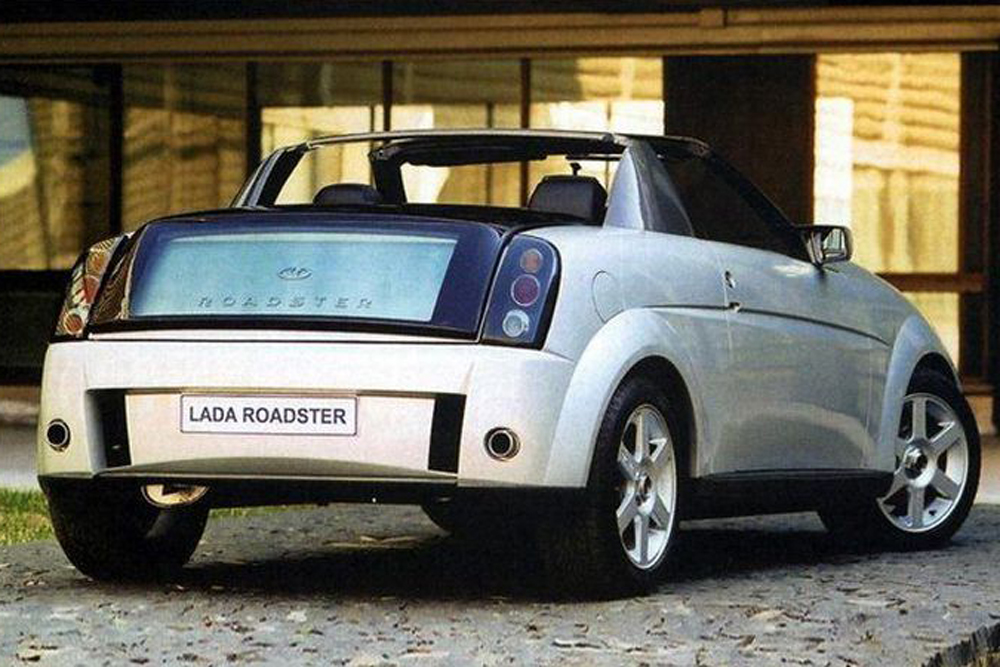 La Lada Roadster était le premier ouvrage du concepteur Sergeï Nuzhny de Togliatti, diplômé de la célèbre École d’ingénieure de Espera Sbarro. Avec cette voiture, il voulait montrer son talent sur un modèle « réel ». La Lada Roadster, contrairement aux autres voitures concept russes, est en cours de fabrication (bien qu’en quantité réduite) ; seul bémol est le prix faramineux de son intérieur d’Alfa-Romeo GTV.