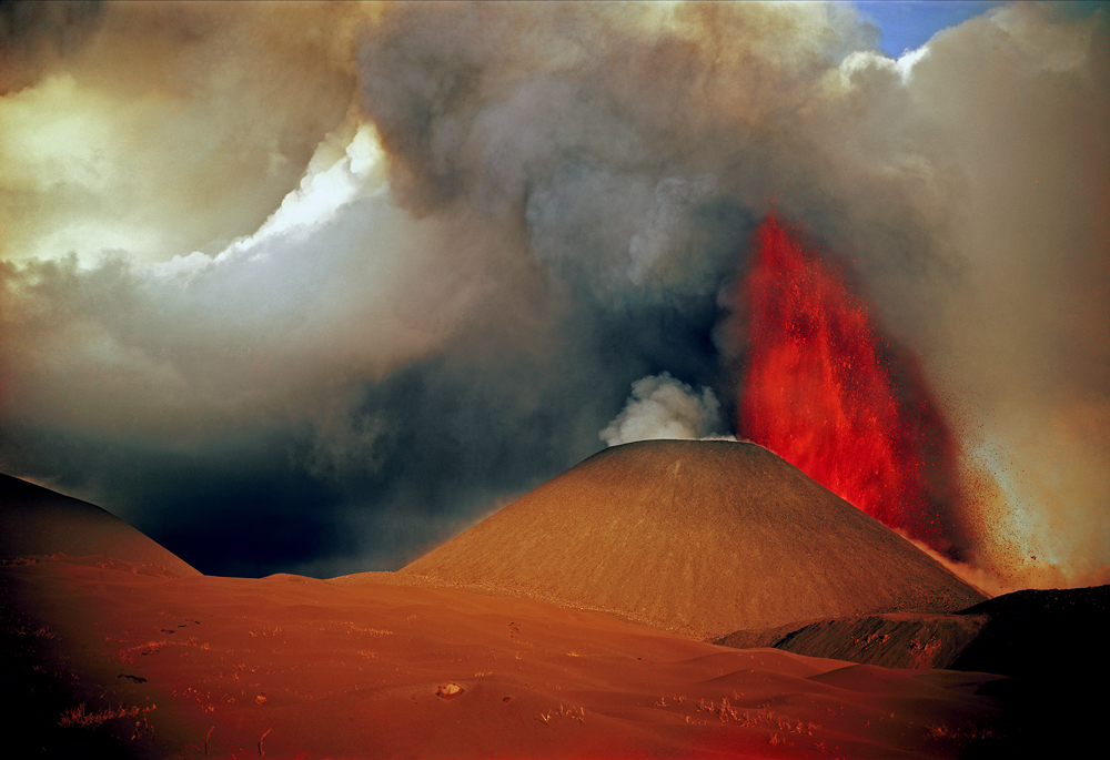 彼はカムチャッカ半島トルバチク火山の1975年の噴火を撮影することに成功した数少ないカメラマンの一人だ。
