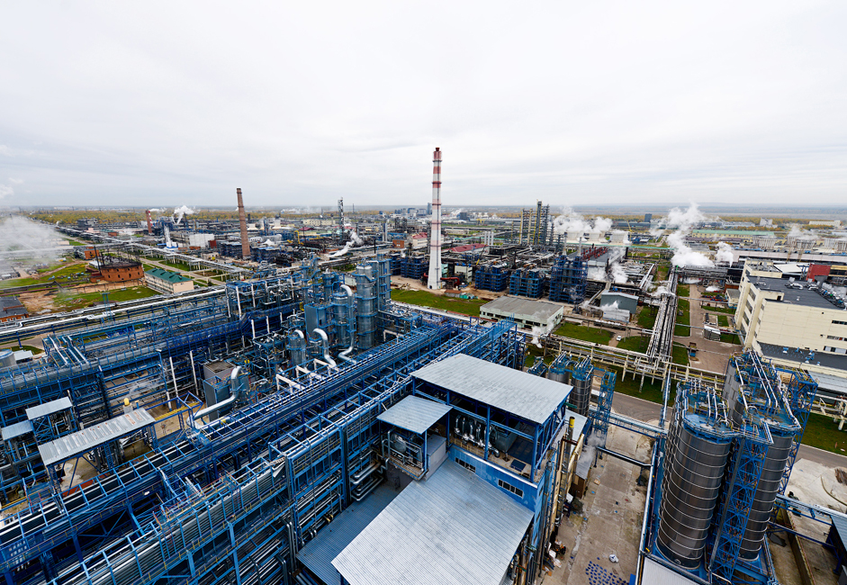 Казанорсинтез је једна од највећих фабрика руске хемијске индустрије. За економски развој Републике Татарстан сматра се веома важном.  
