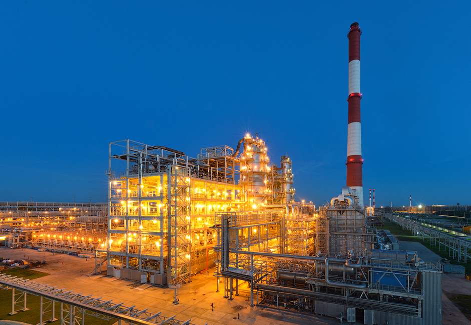 Letne proizvodne kapacitete rafinerije trenutno znašajo 8 milijonov ton. Ko so leta 2011 odprli rafinerijo, je bil cilj, da proizvede 7 milijonov ton. Trenutni načrt regionalnih oblasti težijo k postopnemu povišanju proizvodnje na 14 milijonov ton nafte na leto.