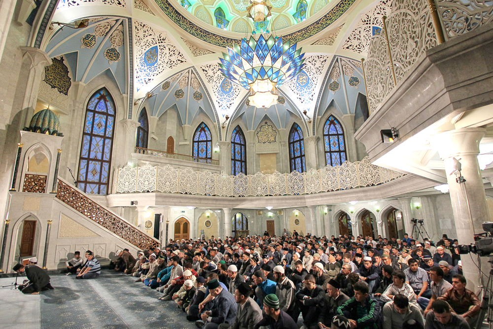 Pada Senin (28/7), umat Islam di Rusia melaksanakan salat Idul Fitri dengan khidmat di masjid-masjid Rusia. Mereka merayakan Idul Fitri yang menandai berakhirnya bulan suci Ramadhan.
