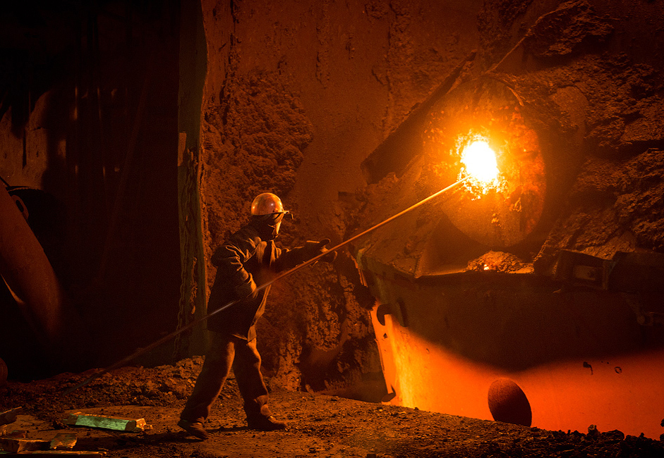 Pabrik Metalurgi Chelyabinsk merupakan produsen besi dan baja terbesar kelima di Rusia berdasarkan jumlah produksi lembaran logam canai, serta produsen baja tahan karat terbesar di negara tersebut.