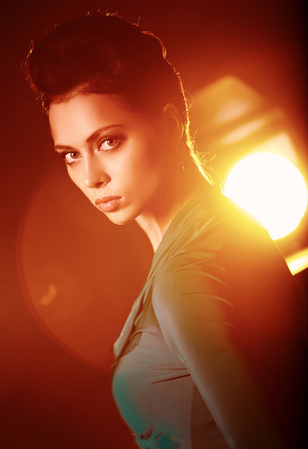 U 2012. zvijezda serije Univer dobila je ulogu u seriji Prestižući metak.