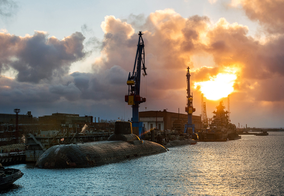 1/8. Бродоградилиште „Севмаш“ је највећи комплекс за бродоградњу у Русији и налази се у Северодвинску у Архангелској Области на северу земље. Окосница делатности „Севмаша“ је изградња нуклеарних подморница за Ратну морнарицу Русије.