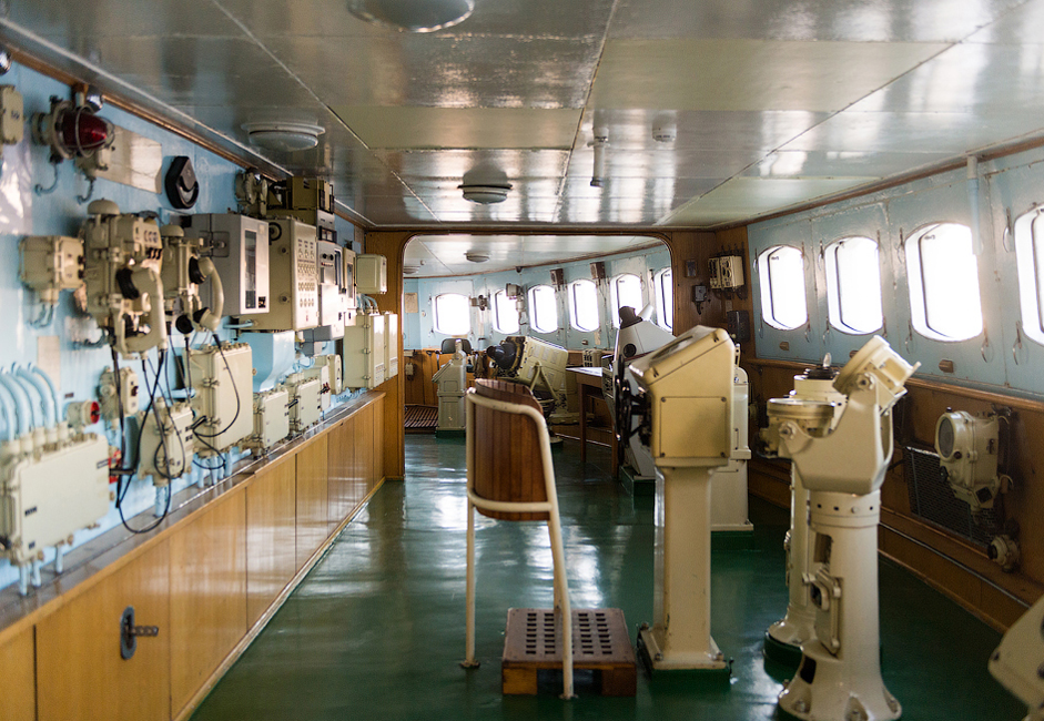 Флота нуклеарних ледоломаца од 1959. године, обезбеђује пролазак руским и иностраним теретним бродовима утврђеним коридором на Северном мору. 