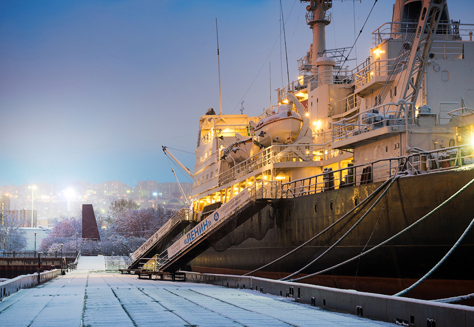 Kapal Lenin menjadi tempat pelatihan bagi seluruh armada atom profesional. Sejumlah 1.327 ahli dilatih di kapal ini selama 20 tahun.