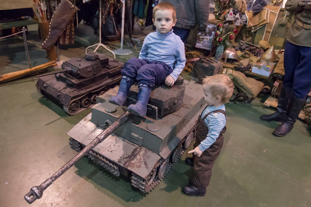 Miniatur tank kelas berat Jerman Tiger, kendaraan yang menjadi target empuk tank Soviet.