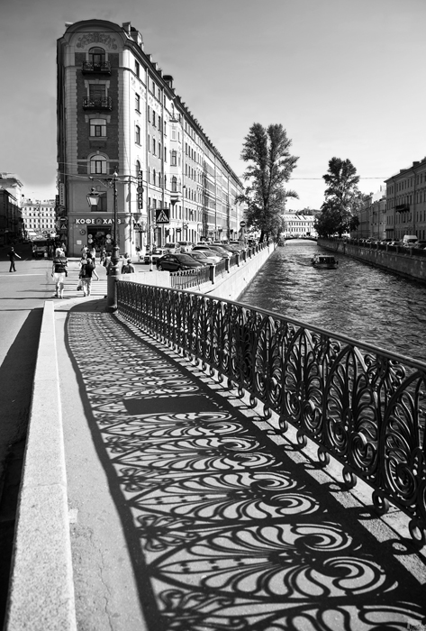Demidow-Brücke über den Grobojedow-Kanal in Sankt Petersburg.