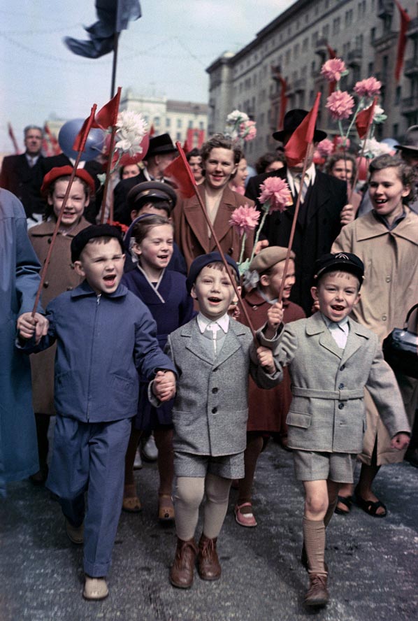 In 1992, the name was changed to Spring and Labor Day, but it still remains a national holiday. / May 1 demonstration in the streets of Moscow, 1960