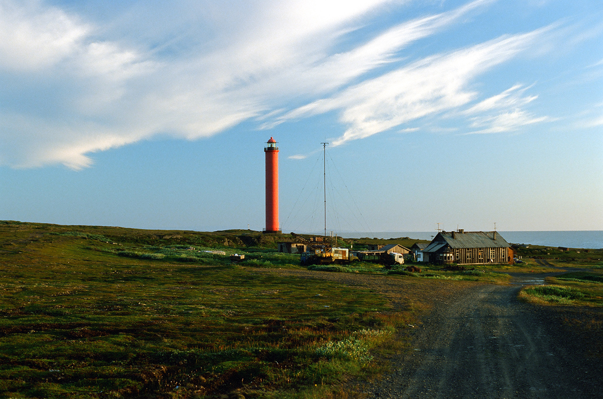 L’architecture des phares russes est unique ; ils sont construits pour différentes conditions climatiques et appartiennent à différentes écoles architecturales / Le phare actif Vaïdagoubski, construit en 1966 sur les rives de la Mer Blanche.