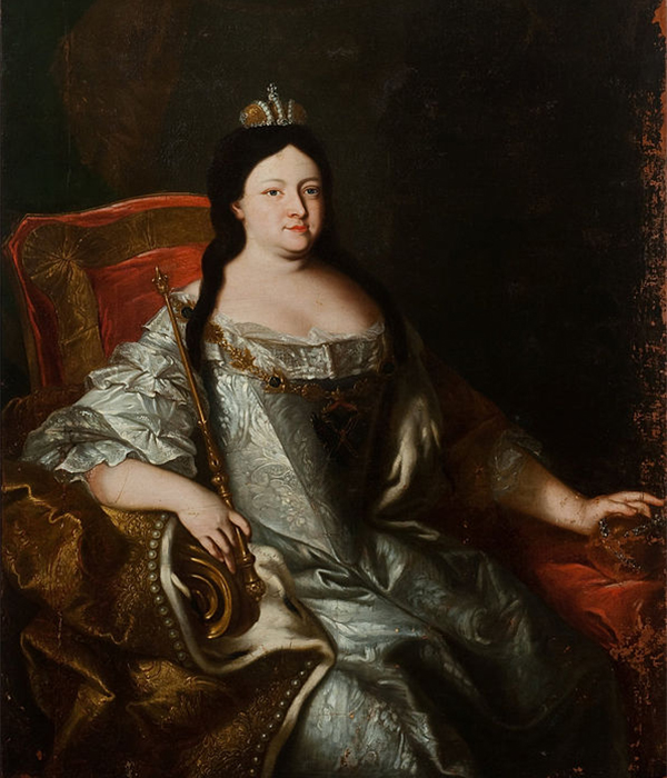 　アンナ・イヴァノヴナ (1693〜1740) は、エカチェリーナ1世の遺言により、新たな女帝となった。彼女はイヴァン5世の娘だった。/ アンナ・イヴァノヴナの肖像、画家不詳、1730年代。