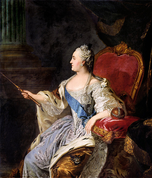 　エカチェリーナ2世 (1729〜1796) は、夫のピョートル3世を退位させたクーデターの後に即位した。彼女は1762年から1796年の間、女帝として統治した。元々の彼女の名前はゾフィー・フォン・アンハルト＝ツェルプスト＝ドルンブルクで、父親はドイツの小君主だった。/ エカチェリーナ大帝の肖像画、フョードル・ロコトフ、1763年。