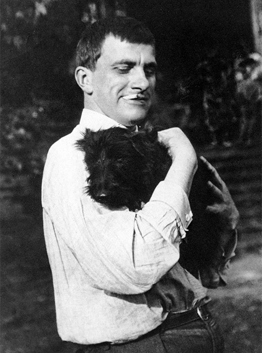 Volja vas – bit ću besprijekorno nježan, ne muško, već – oblak u hlačama! Oblak u hlačama, Majakovski i Scotti, 1924. 