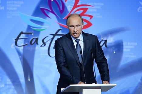 Presiden Rusia Vladimir Putin berpidato selama pembukaan Forum Ekonomi Timur pertama di Vladivostok (4/9). 