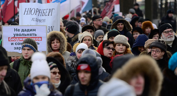 Manifestazione di protesta lungo le strade di Mosca per chiedere migliori condizioni lavorative (Foto: Getty Images)