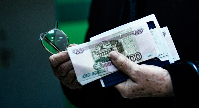 Enfraquecimento de moedas de países da CEI valoriza moeda russa na região