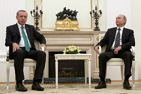 Presiden Rusia Vladimir Putin (kanan) bertemu dengan Presiden Turki Tayyip Erdogan di Kremlin, Moskow, Rusia, 23 September 2015.