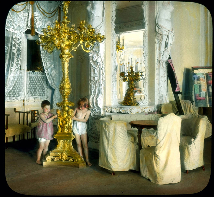 Елагинският дворец е превърнат в работнически клуб. Ленингард (днешен Санкт Петербург), 1931 година.