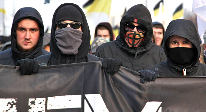 Les participants à une Marche russe à Lioublino, à Moscou.