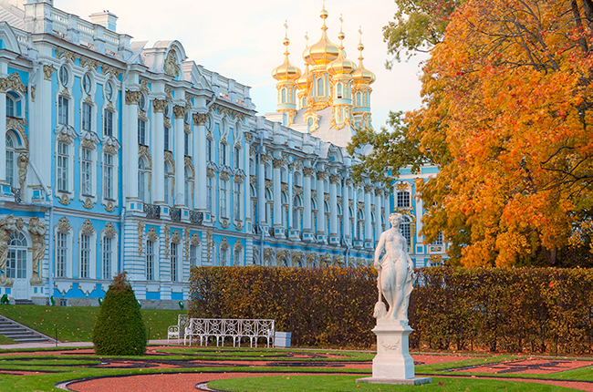 The beauty and brightness of fall in tsars’ former residence - Russia ...