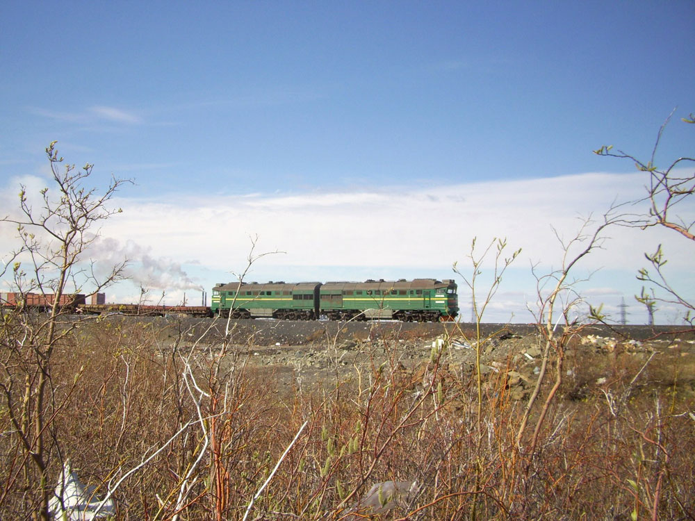 Преко две деценије Сергеј прав прецизне фото извештаје са руских пруга. Своје путовање Нориљском железницом из јуна 2010. описује као једно од најинспиративнијих.