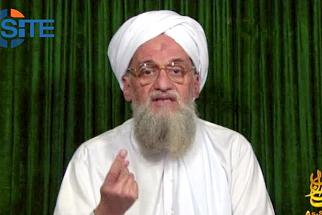 Imagen de Aymán al-Zawahiri leyendo un comunicado.
