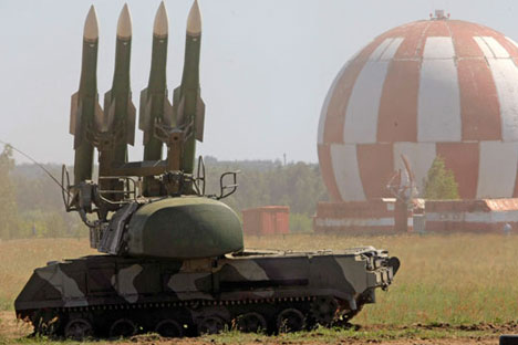 Un sistema antimisiles Buk-M2 en el polígono de Zhukovski, a las afueras de Moscú. Rusia ha suministrado recientemente estos sistemas a Rusia. 