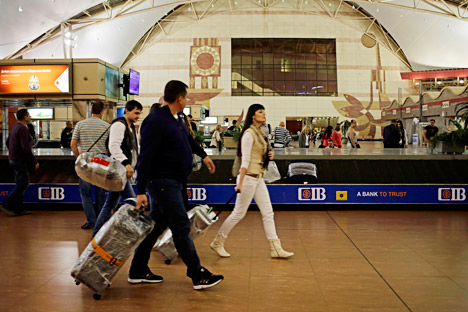 Le 5 novembre 2015, des touristes russes à l'aéroport de Charm el-Cheikh, en Égypte.