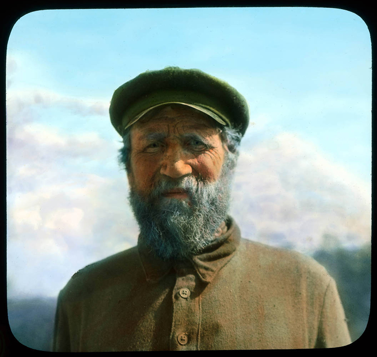 Москва. Портрет на старец в селско облекло, 1930-те.