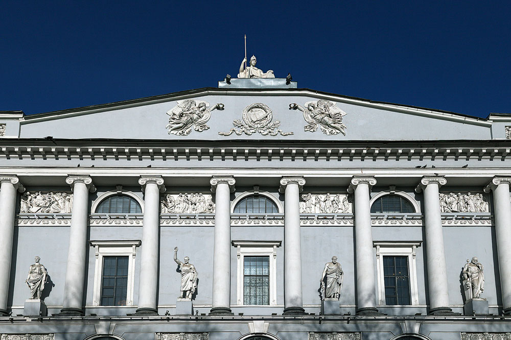 Роси је учествовао и у пројектовању Руске националне библиотеке чију је изградњу наложила још Катарина Велика.
