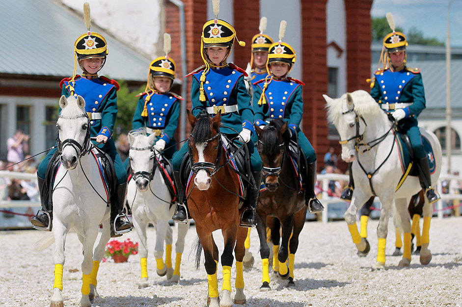 Kremlin school of horseback riding takes part in Russia Day celebrations in VDNKh (the All-Russia Exhibition Center)