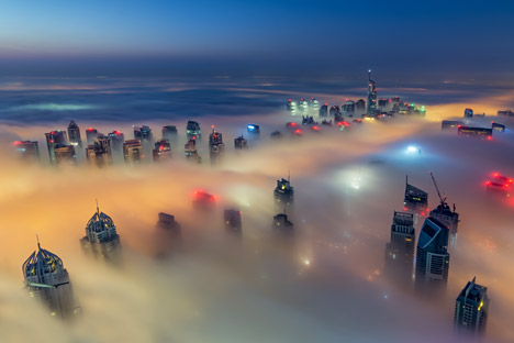 Dubaï dans le brouillard.