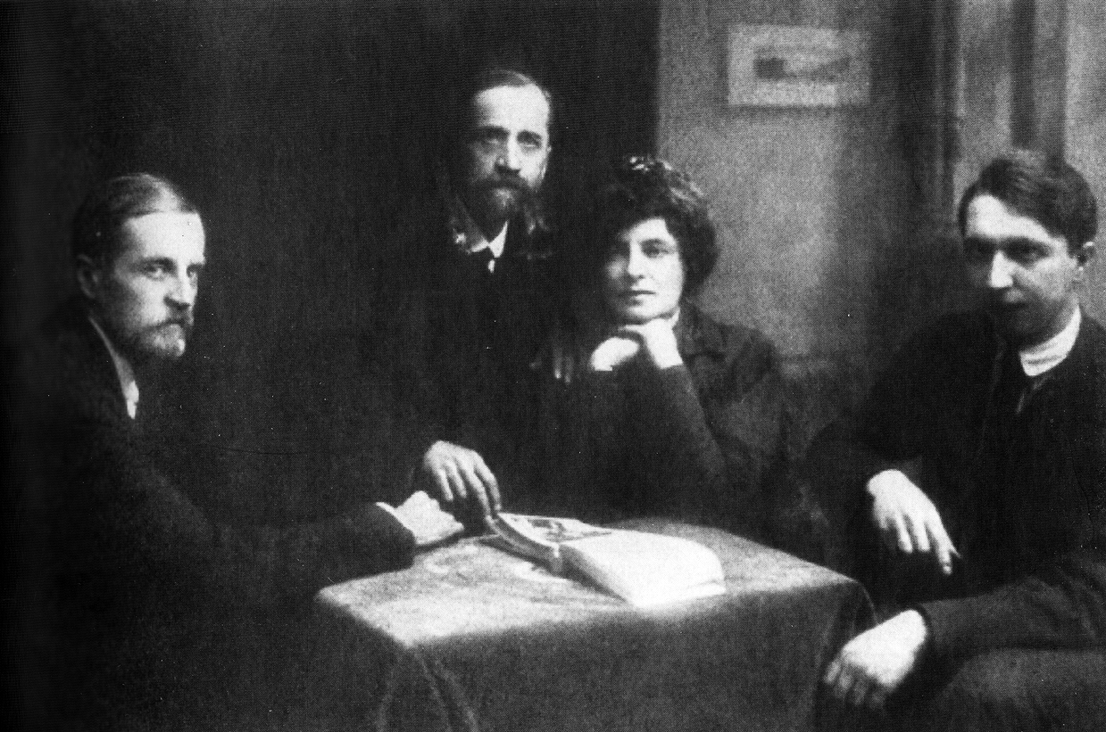 ドミトリー・フィロソフ、 ドミートリイ・メレシュコフスキー、 ジナイーダ・ギッピウス, ヴラジーミル・ズロービン。 1919年〜1920年＝
