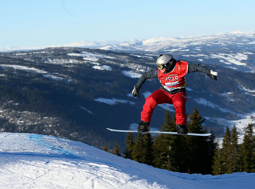 Руската спортистка Кристина Паул по време на квалификацията в дисциплината сноуборд крос на Младежките олимпийски игри в Лилехамер.