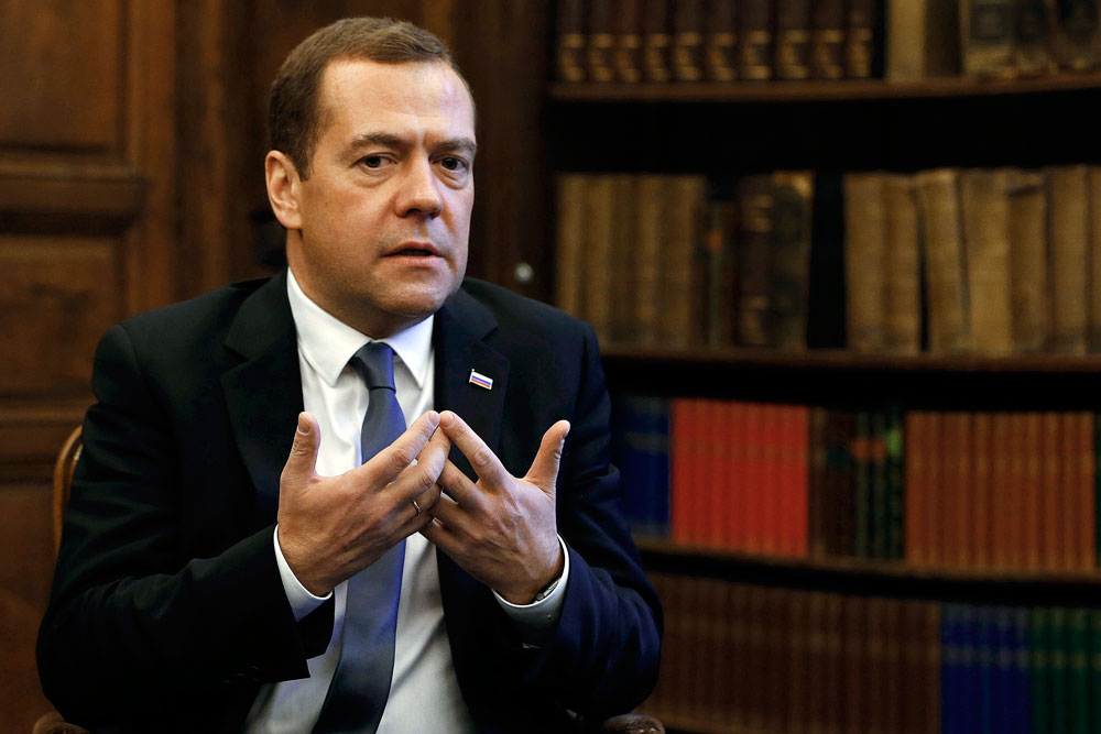 Russian Prime Minister Dmitry Medvedev: If Russia stops supplying weapons to Armenia and Azerbaijan, other countries would occupy Russia's place. 