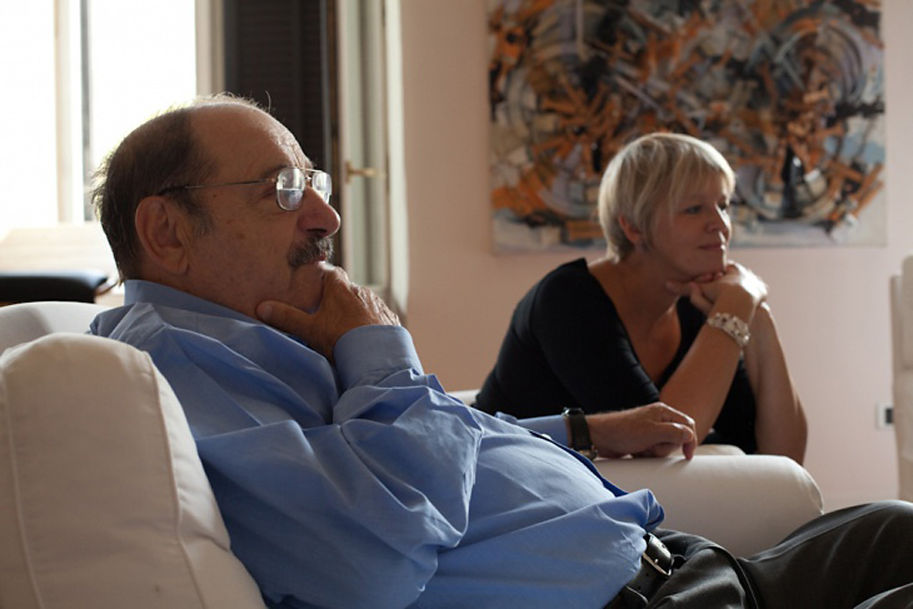 Umberto Eco insieme a Elena Kostioukovitch. Fonte: Archivio personale