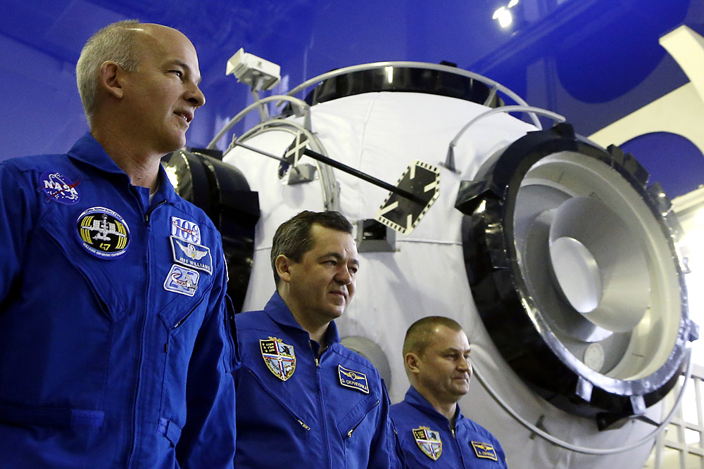 Members of main crew expedition 47/48 to International Space Station (ISS), (from L-R) US astronaut Jeffrey Williams and Russian cosmonauts Oleg Skripochka and Alexei Ovchinin, attend a training session in Star City, outside Moscow, Russia 24 February 2016. The crew is set to take off from Kazakhstan's Baikonur cosmodrome to the International Space Station (ISS) on 19 March 2016. 