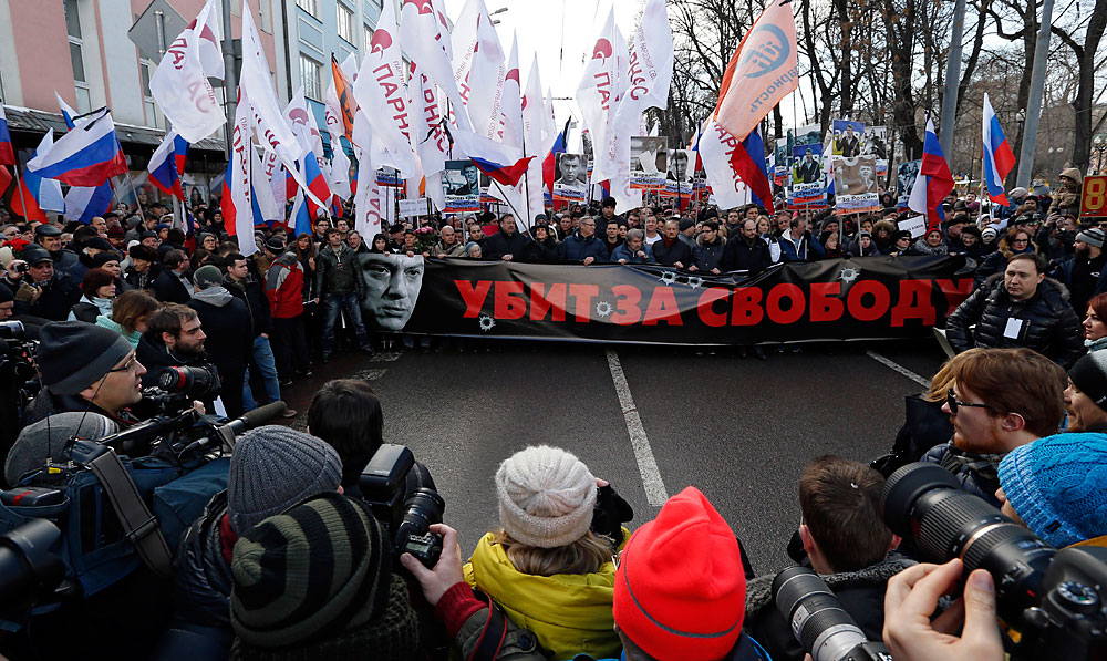 27. фебруара у Русији и другим земљама одржане су акције у знак сећања на бившег првог потпредседника руске владе, једног од лидера прозападне опозиције Бориса Немцова, који је убијен пре годину дана неколико стотина метара од Кремља.